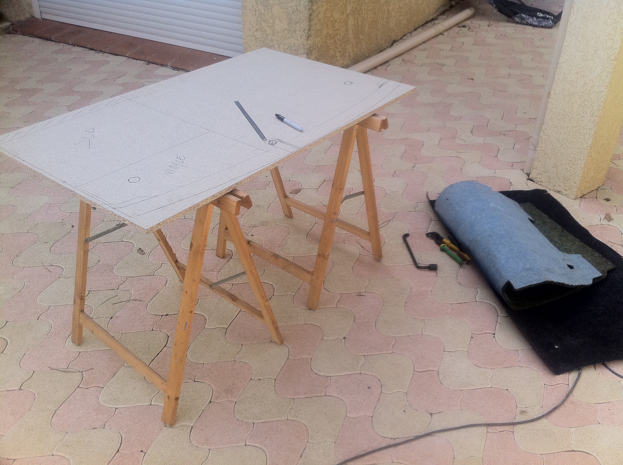 [Tuto] Faire un plancher acoustique pour le coffre (photo final mise) 413627IMG2737