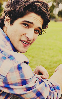 Tyler Posey ▬ 200*320 427749typerposey4