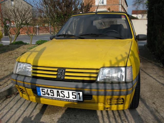 Cabriolet 205 jaune Genêt A1994 export 429431IMG_4524