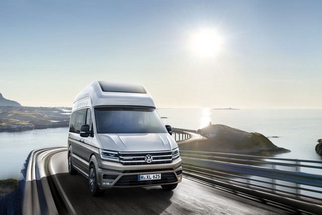 Au Salon de la Caravane de Düsseldorf, Volkswagen Véhicules Utilitaires présente son expertise dans toutes les catégories de camping-cars 434310hd32calixxlstimmungsbildbruckecopie