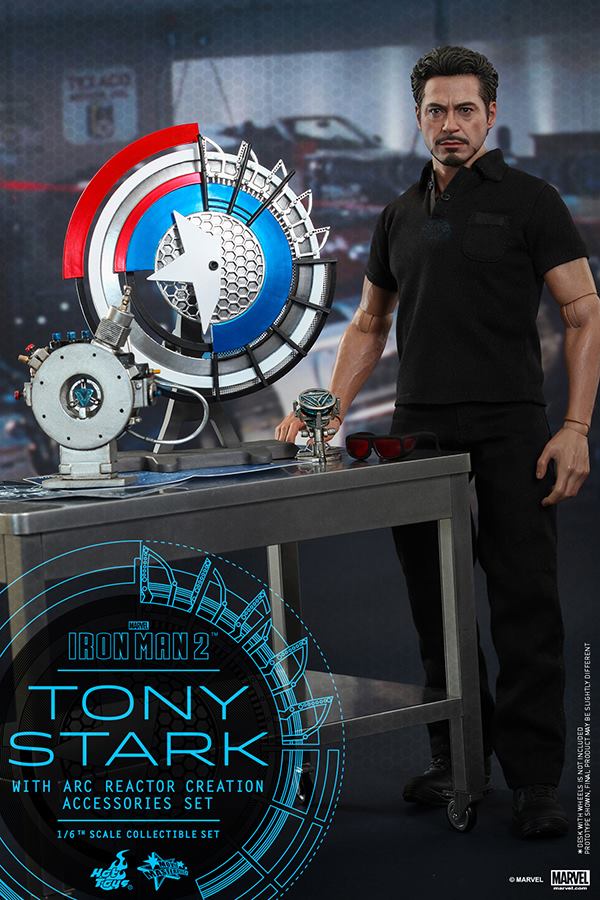 HOT TOYS - Iron Man 2 - Tony Stark with Arc Reactor Creation 434737101