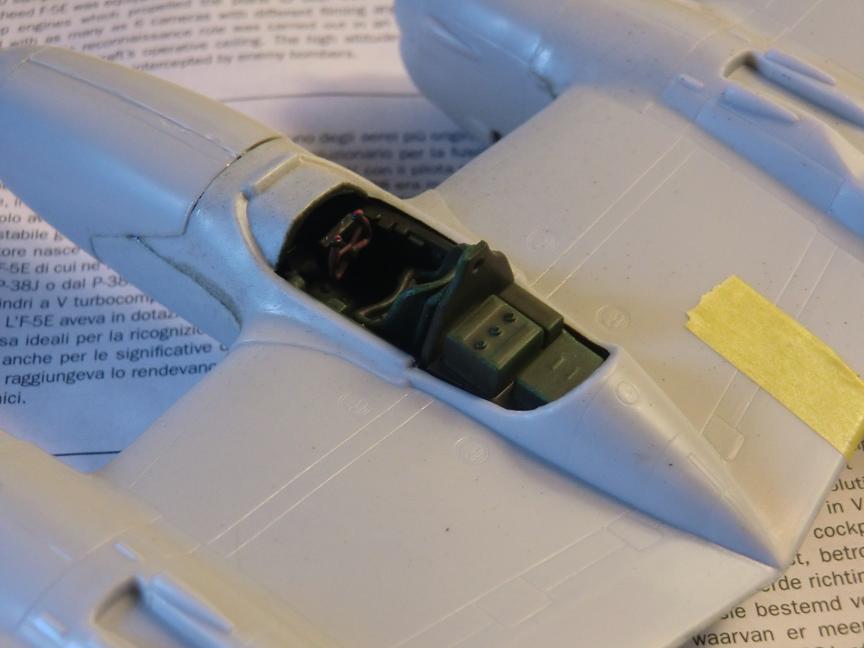 Italeri 2834 - Maquette avion P-38 J Lightning ETO 1/48