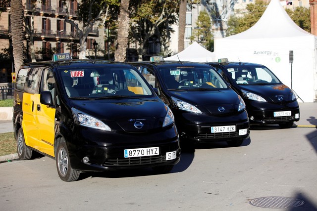 NISSAN LEAF : La Flotte De Taxis 100% Électriques S'étend Encore En Europe 44297412570289