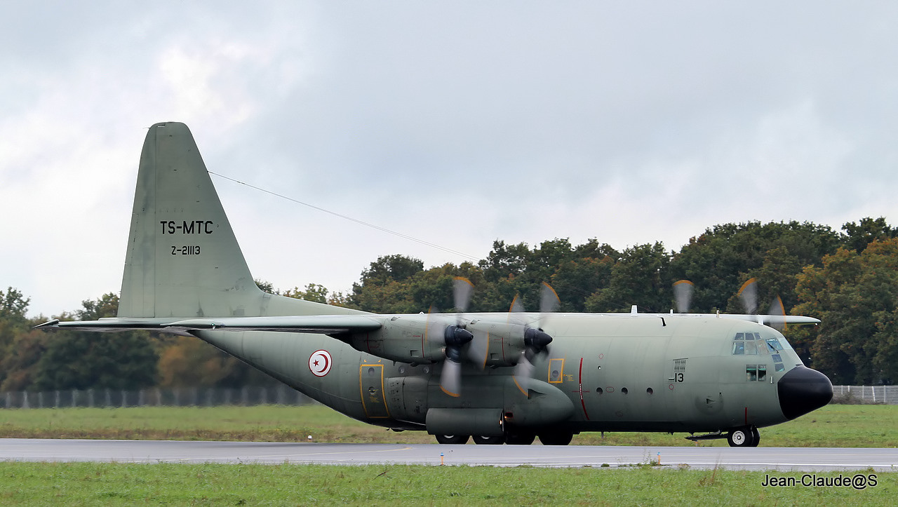 Tunisia Air Force Lockheed Hercules C-130 TS-MTC le 12.11.13 450145IMG0157filtered