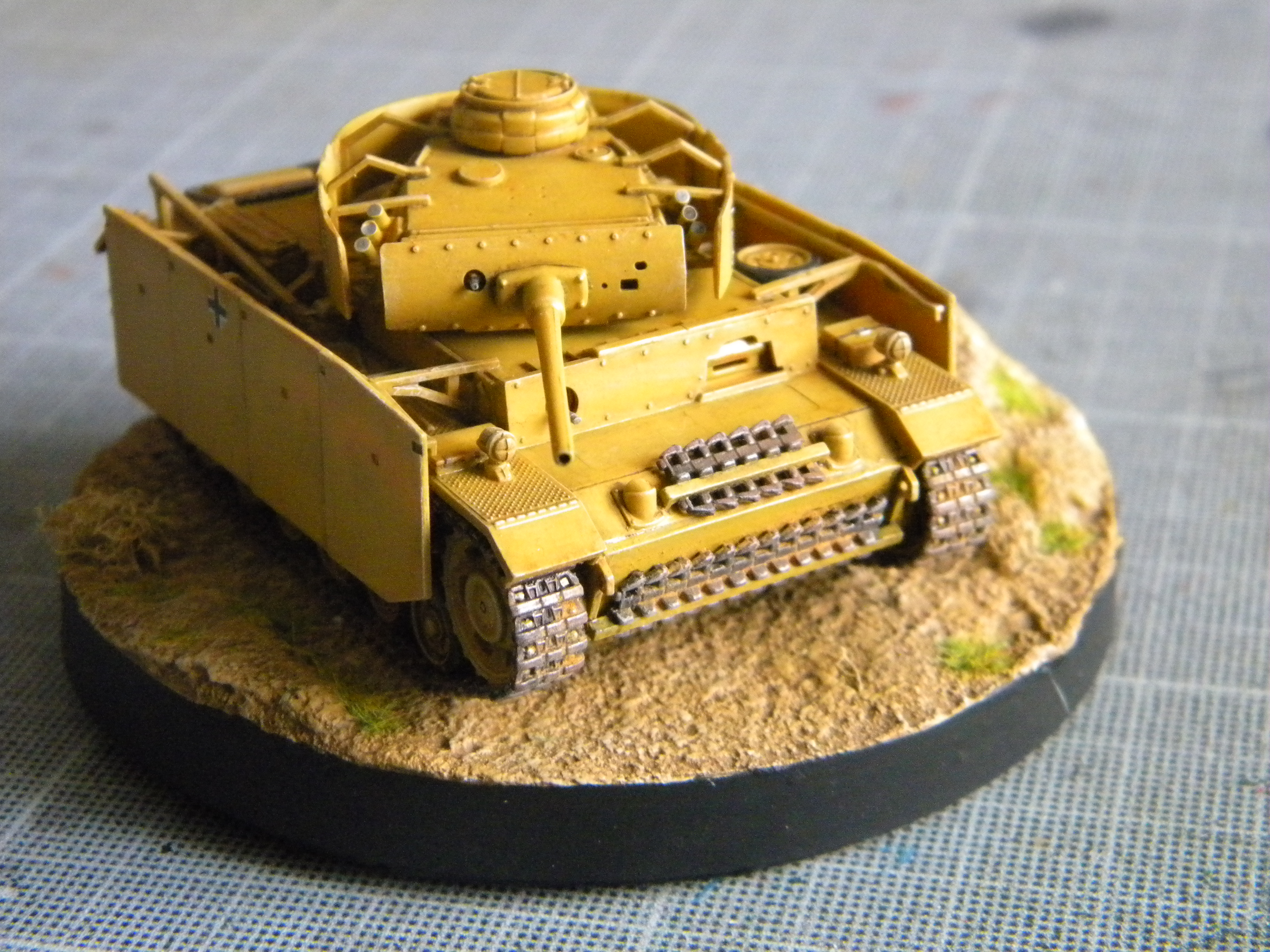 FINI [XVème chrono] [Revell] PzKpfw III Ausf. M 450239DSCN0009