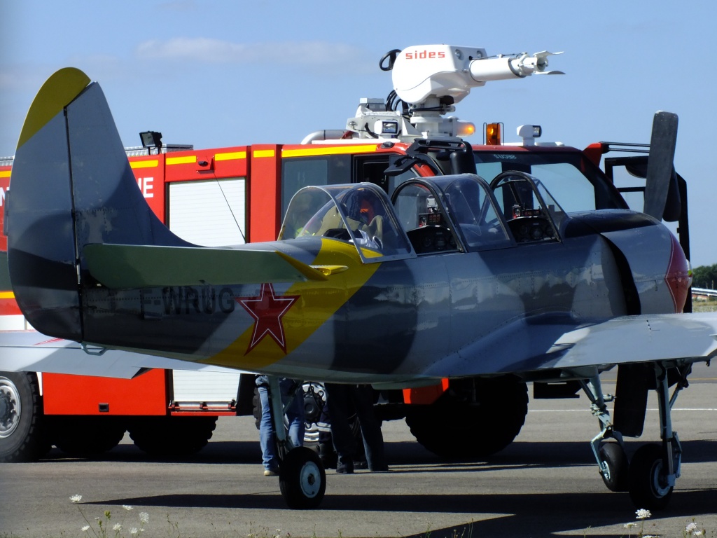 [10/08/2013] Yakovlev Yak-52 (F-WRUG) 456564Aoutn4063