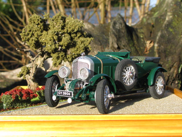 BENTLEY BLOWER 1930 FROG 1/24 et diorama.  457932177DehorsII