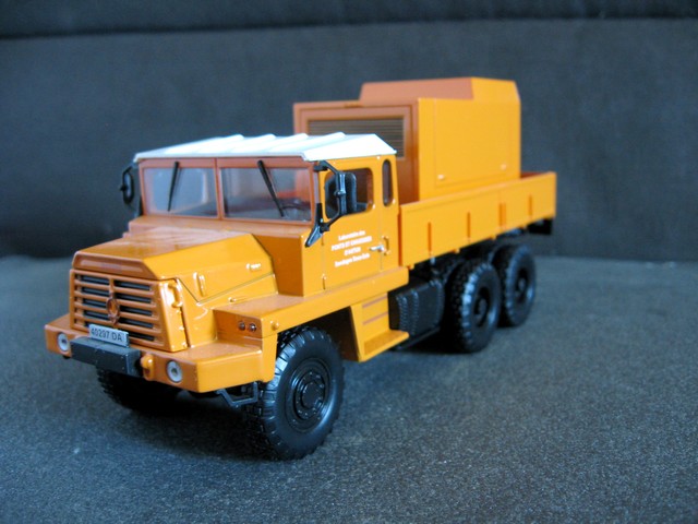 collection  ALTAYA" camions d'autrefois  "  au 1/43 - Page 8 460404IMG7861a