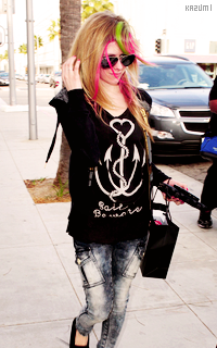 ● Avril Lavigne 464437avril8