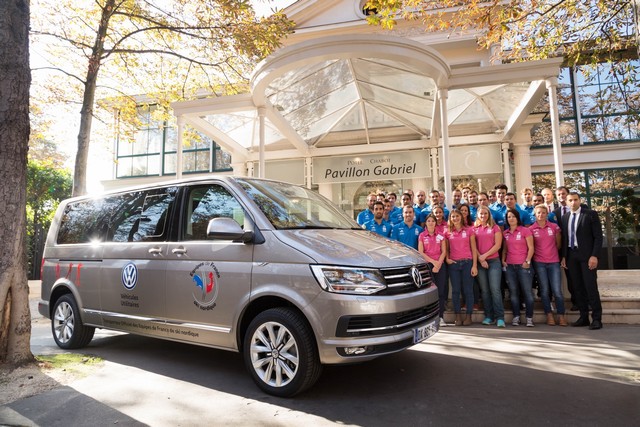 Volkswagen Véhicules Utilitaires : transporteur officiel des équipes de France de ski nordique ! 473830hd004