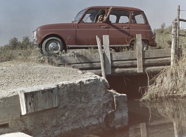 Renault participe au "4L INTERNATIONAL" 2017 et dévoile des images d’archives inédites 4757759399816