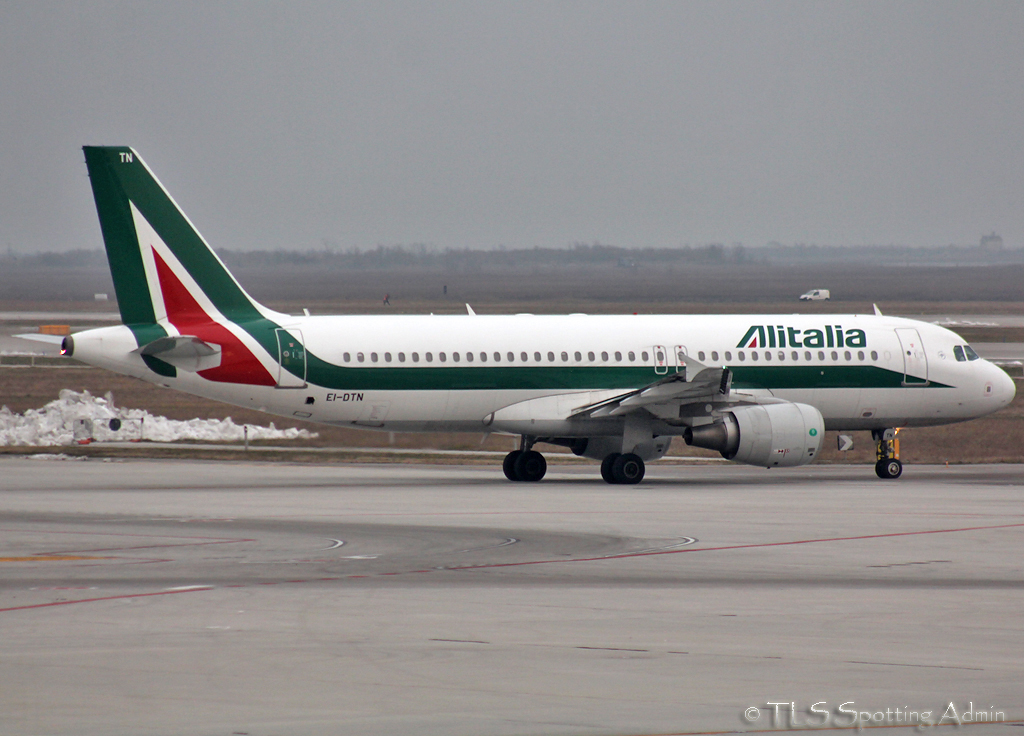 [LIPZ/VCE] Venice-Marco Polo Airport 2013 488599A320200AlitaliaEIDTNVCE190213EPajaud