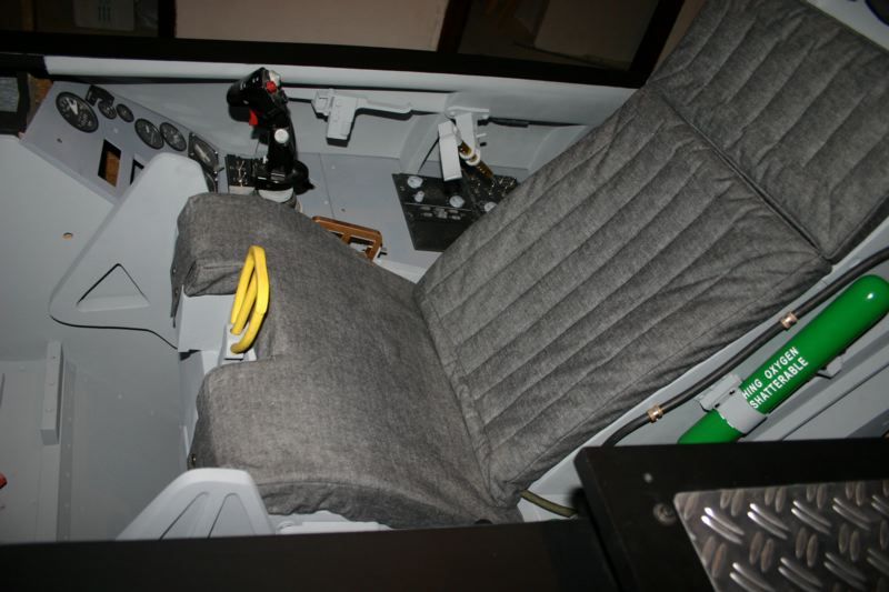 Cockpit de F-16... en chantier - Page 3 495825Cockpit_F16_2038