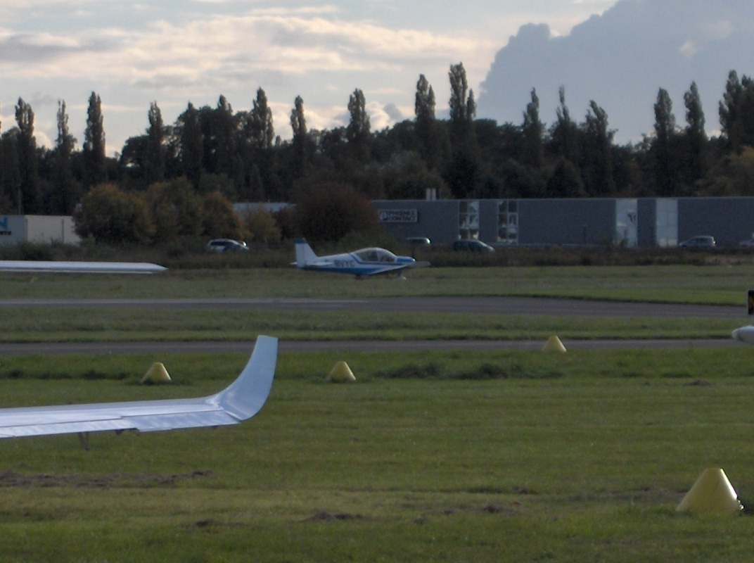 Un aérodrome nommé Lognes LFPL 496224HPIM1454