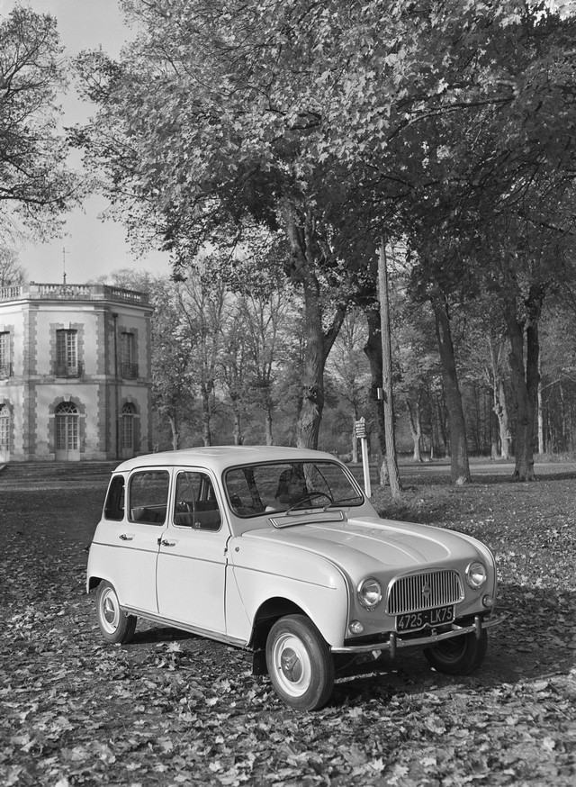 Renault participe au "4L INTERNATIONAL" 2017 et dévoile des images d’archives inédites 5099509398916