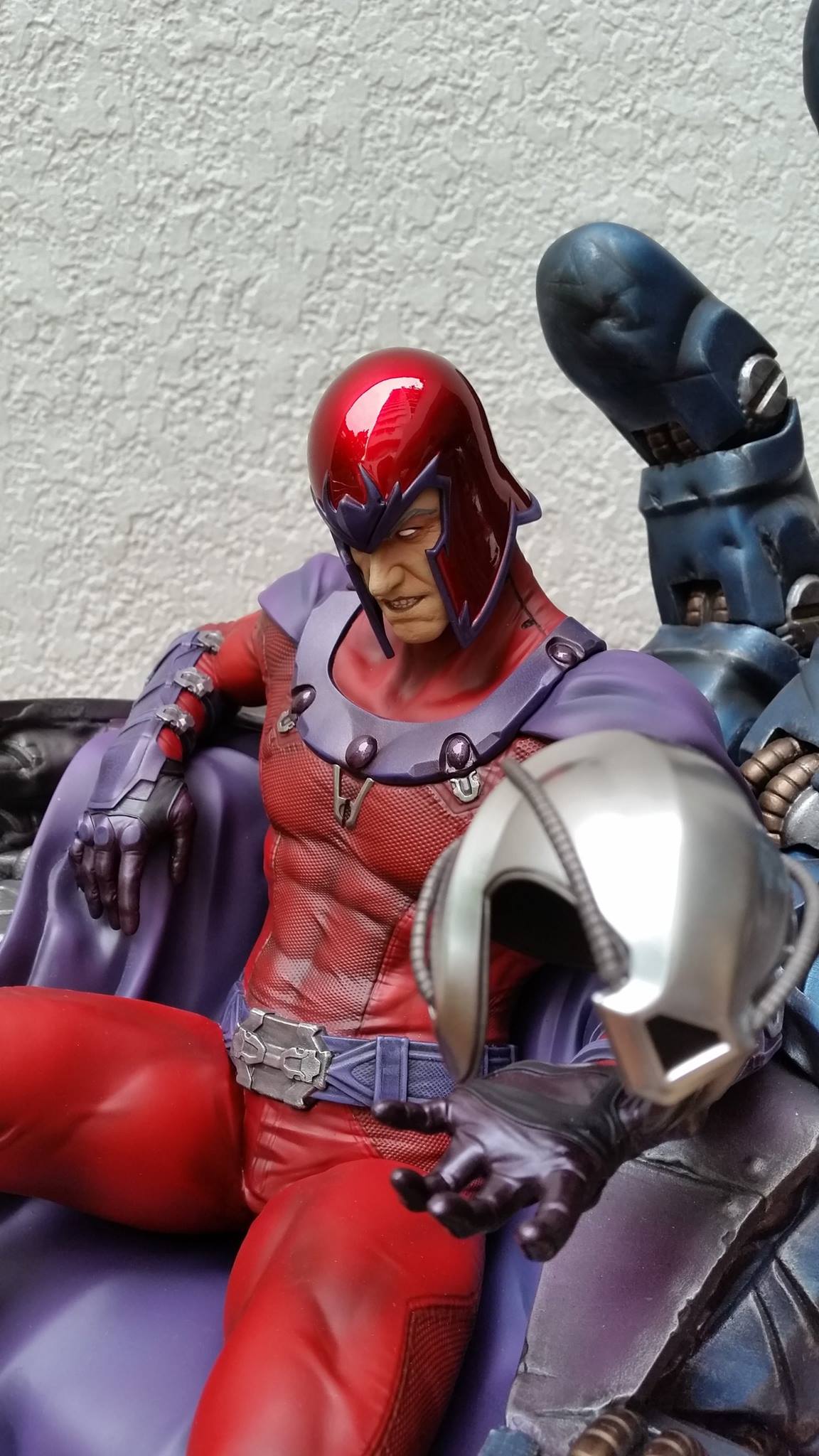 Premium Collectibles : Magneto on Sentinel Throne - Page 5 5146911058302314011597067713917955397065278204457o