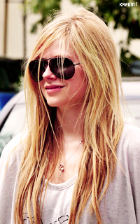 ● Avril Lavigne 518681avril3