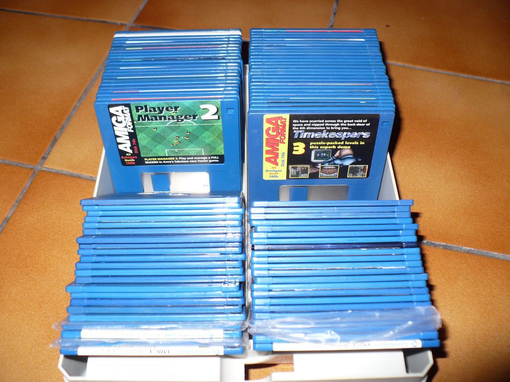 [DONNÉ] Disquettes Amiga Format + Workbench 1.3 523027P11204591