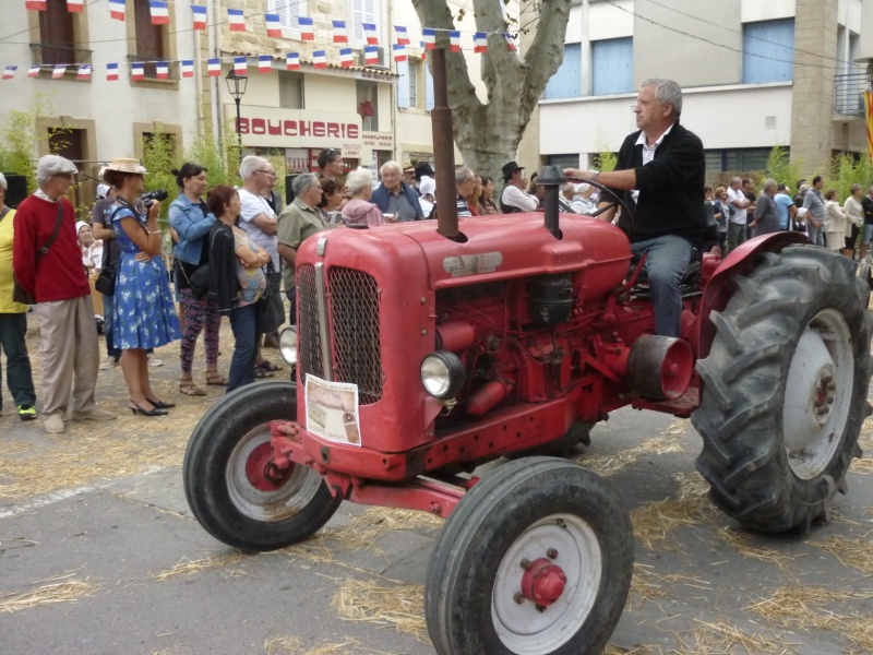 Défilé des vieux tracteurs 523034SENAS5Oct2014273