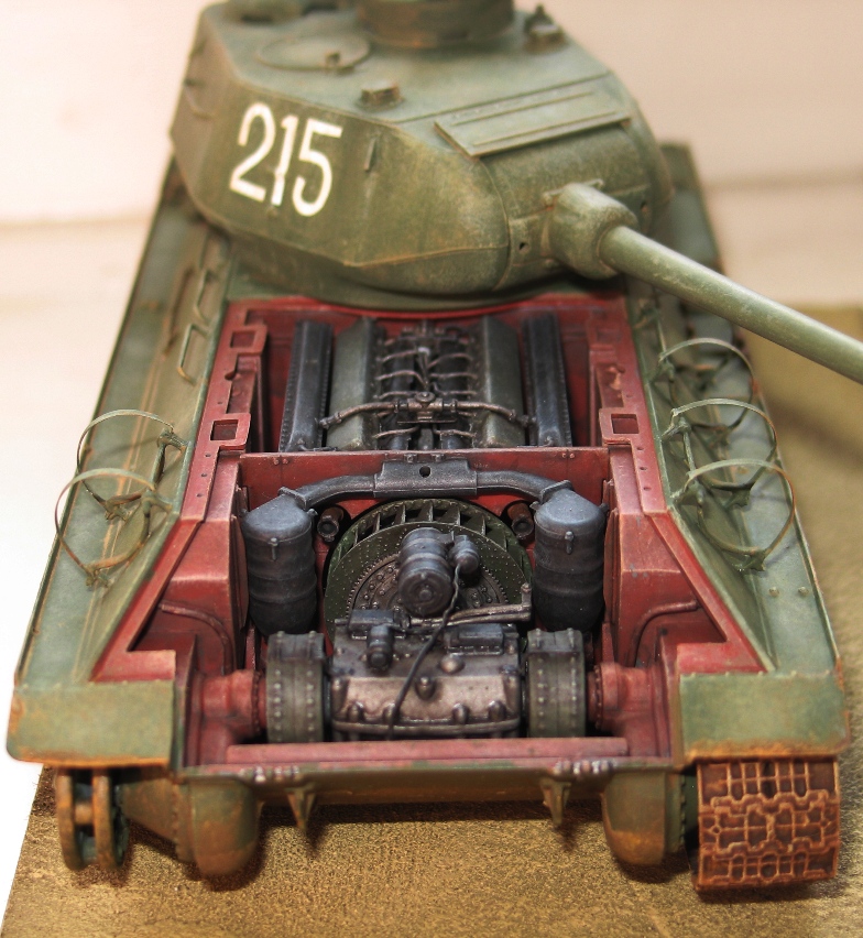 T34/85 AFVclub 1/35 "full intérior" - Page 6 524624IMG0022