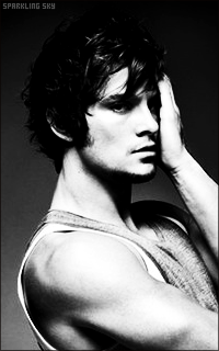 Shiloh Fernandez - 200*320 525173189