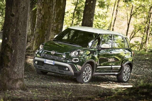 La Nouvelle Fiat 500L 526443170522FiatNew500LCross07