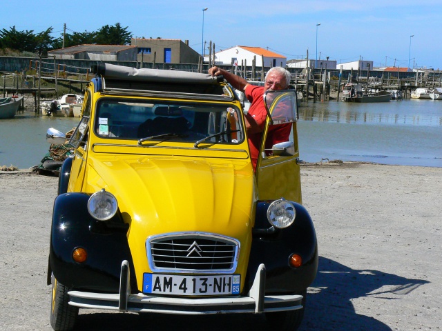 Avec ce beau soleil ..(2 CV) 537711P1170611