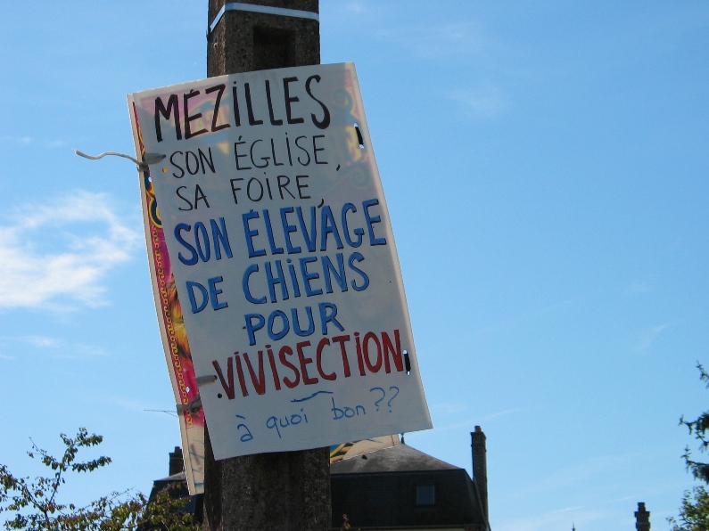 06 - Mézilles - L'élevage de la honte ! Manifestation du 10 septembre 2011. 542515IMG6093