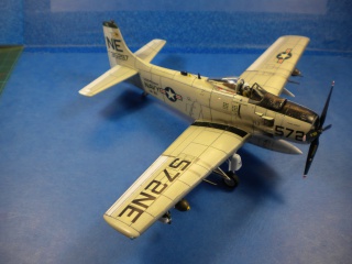 Douglas A-1H Skyraider "special bomb"  Hasegawa 1/72 551321DSCN9869