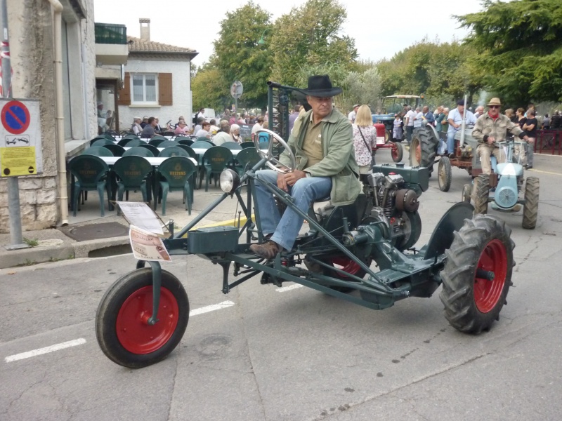 Défilé des vieux tracteurs 560572SENAS5Oct2014213