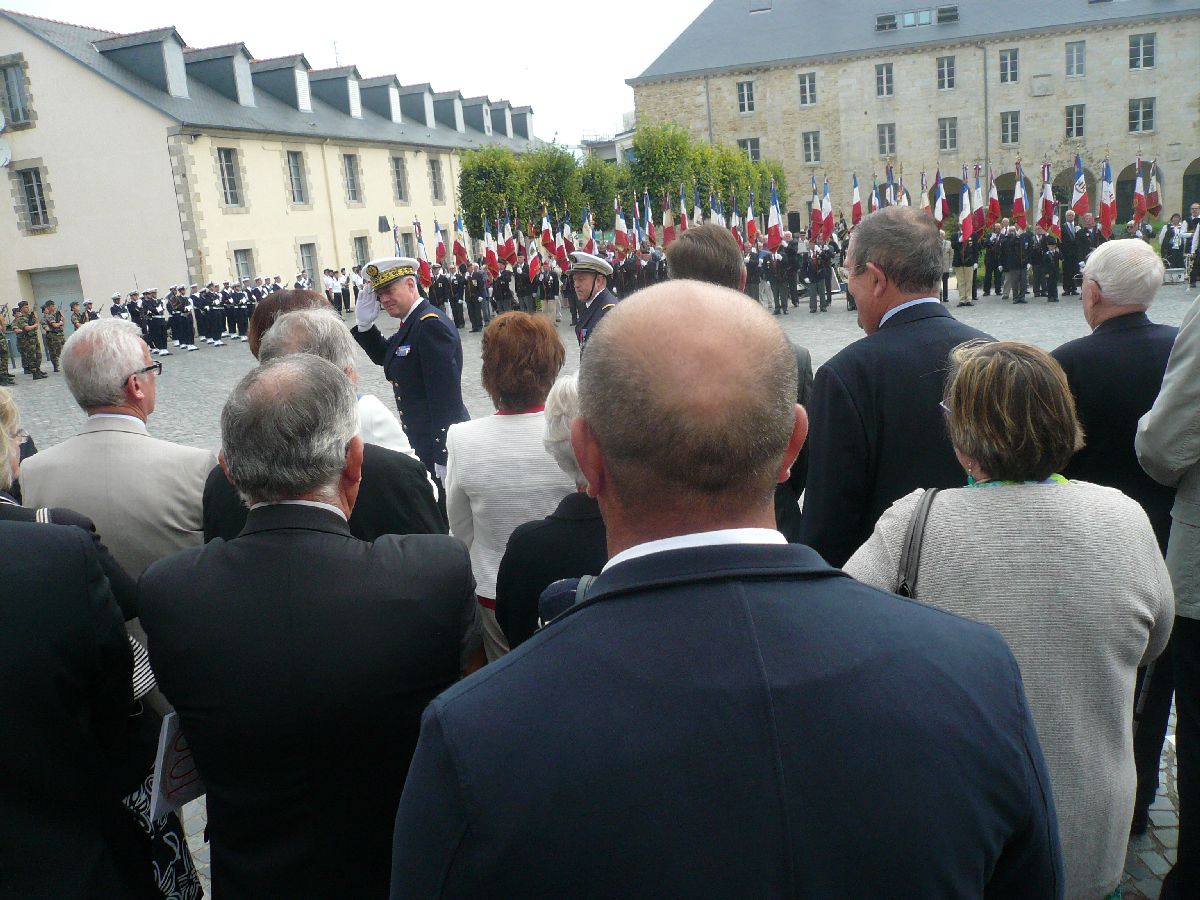 [Histoires et histoires] 100 villes, 100 héros, 100 drapeaux. Hommage national en ce 6 septembre 2014 5635976714