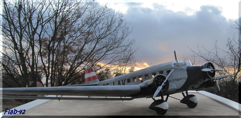 [Concours Liners] Junkers Ju-52/3m - Flughafen Innsbruck, Österreich - Revell 1/48ème - Montage terminé en page 7 !!! - Page 5 565785couchdesoleil3