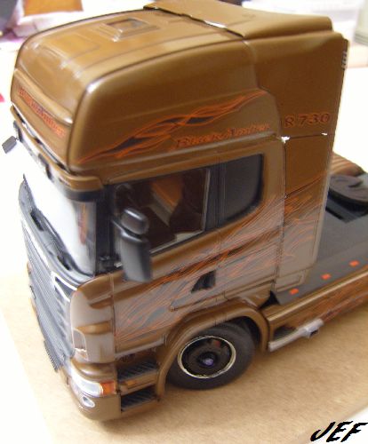 [ITALERI] SCANIA R730 BLACK AMBER Réf 3897 566565SCA072