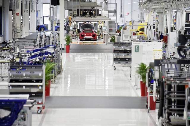 Audi étend son site de Neckarsulm  574069NeckarsulmproductionR8