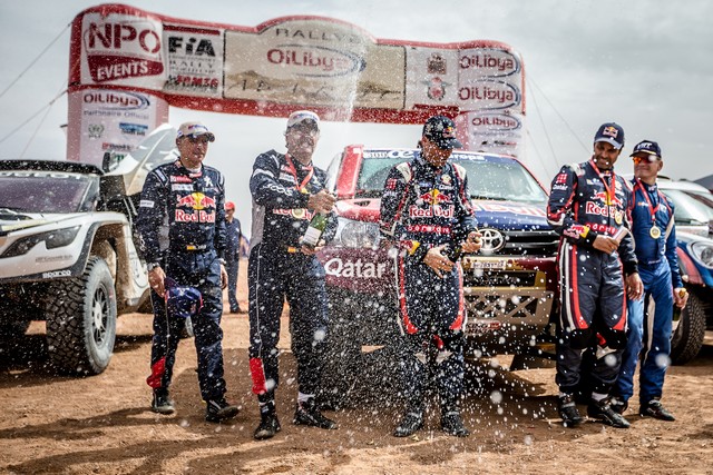 Peugeot 3008DKR . Direction Dakar ! 57407557f7d516b94cb