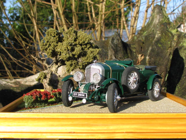 BENTLEY BLOWER 1930 FROG 1/24 et diorama.  578589178DehorsIII