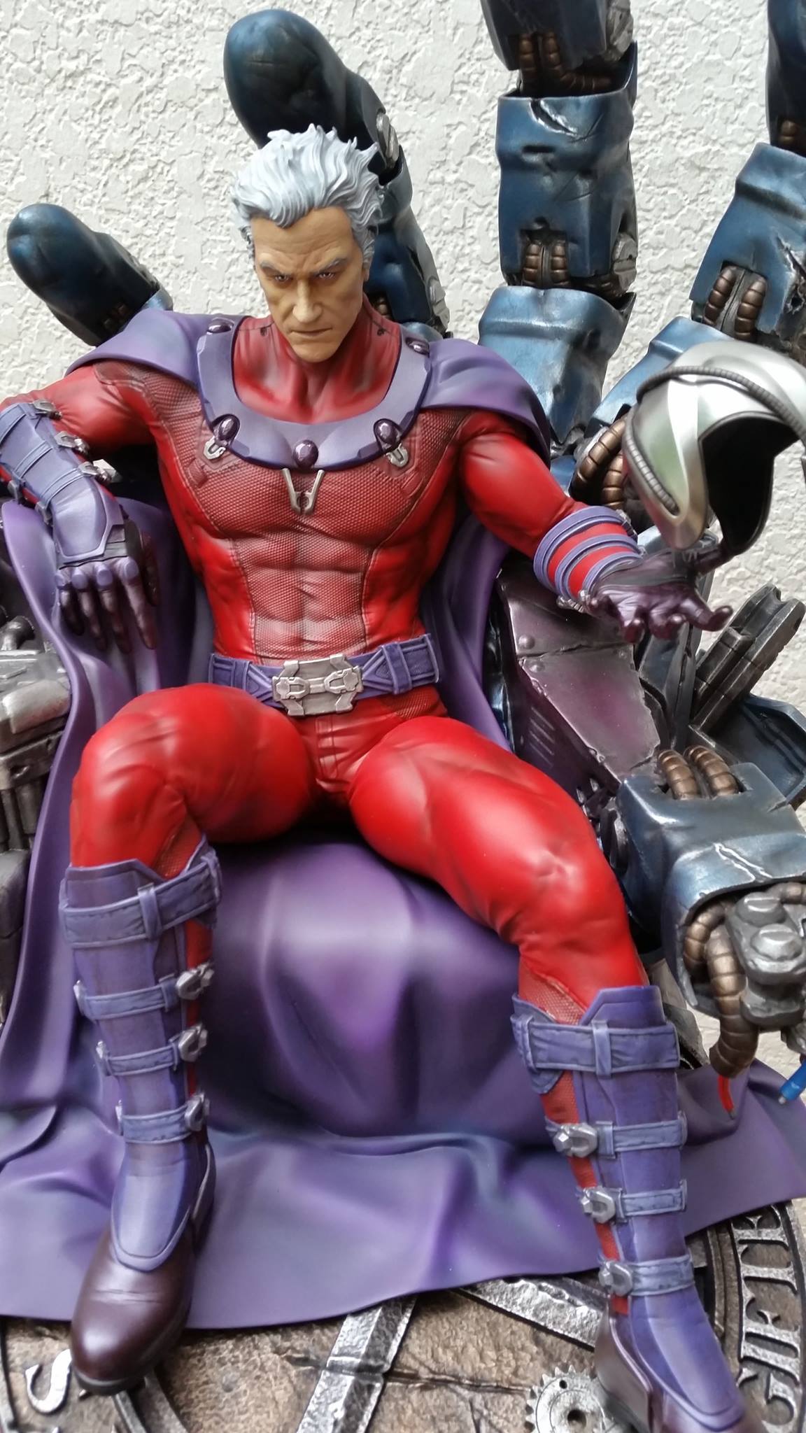 Premium Collectibles : Magneto on Sentinel Throne - Page 5 5795231049784214011596467713976186381379329513160o