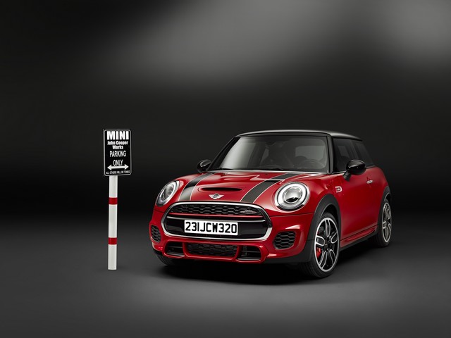 MINI France présente la 1ère campagne de publicité embarquée à l’occasion du lancement de la nouvelle MINI John Cooper Works 589943P90167727