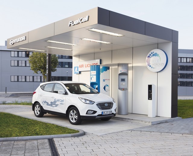 Hyundai ouvre une station à hydrogène au siège d'Offenbach 593212142620161110publichydrogenstationopeningathyundaimotor6