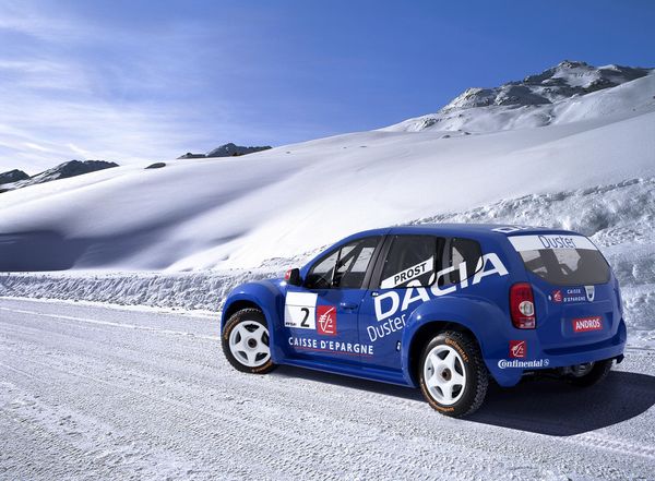 Dacia Duster au Trophée Andros - conduite par Alain Prost 601688daciadustertoutterrainc2