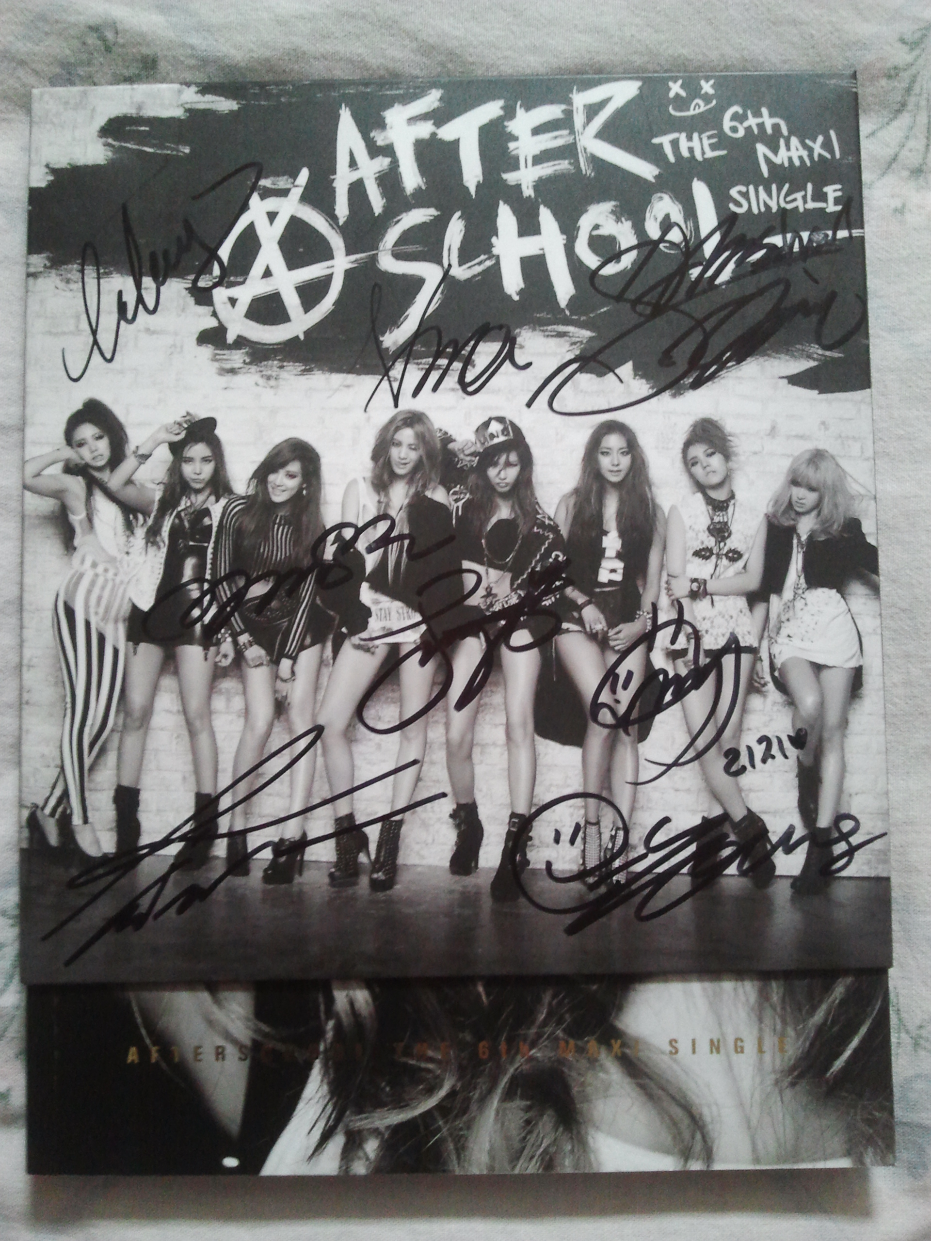 [DISCUSSION] Are the AS members changing their autographs? Calling detective PGZ and PBZ! 60226820140820134245