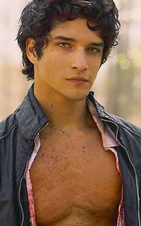 Tyler Posey ▬ 200*320 607825tylerposey15