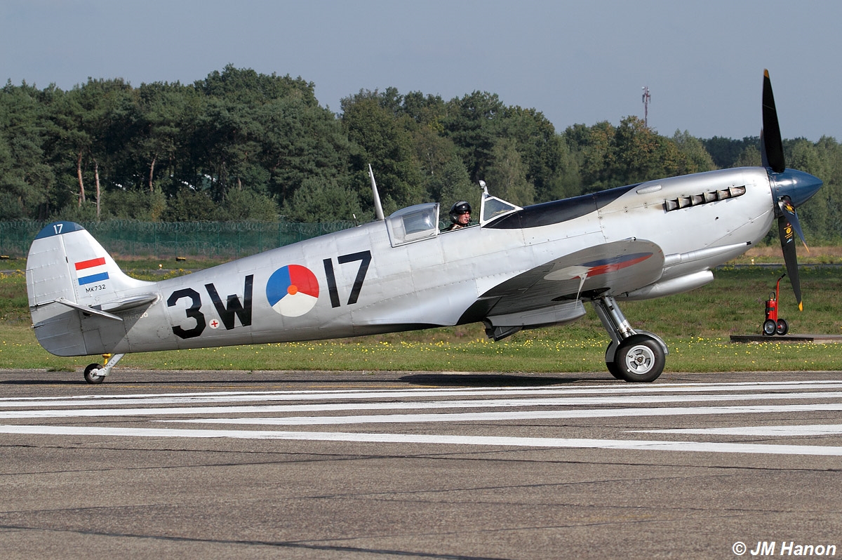 BELGIAN AIR FORCE DAYS - Klein Brogel 12.09.2014 - Page 2 610021PHSPITFIRE04EBBL120914PHOUQGF