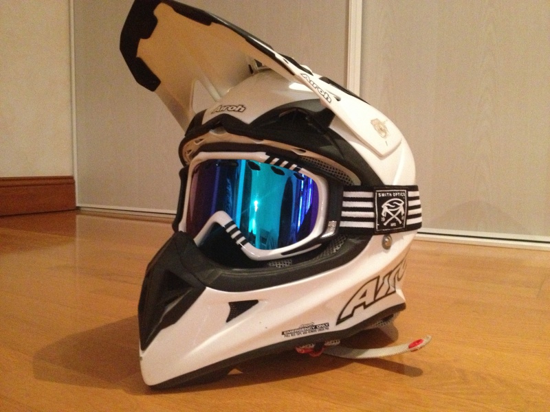 le casque d'enduro - Page 6 610484IMG1782