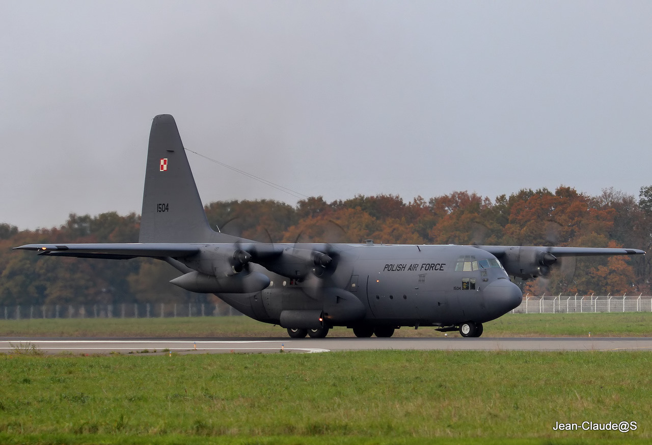 Lockheed C-130E Hercules Polish Air Force 1504 & Divers le 03.12.13 627190IMG0680filtered