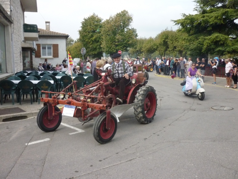 Défilé des vieux tracteurs 628156SENAS5Oct2014202