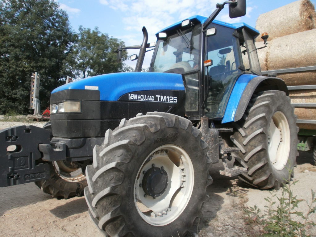 Photos de vos tracteurs - Page 15 633486NHTM125