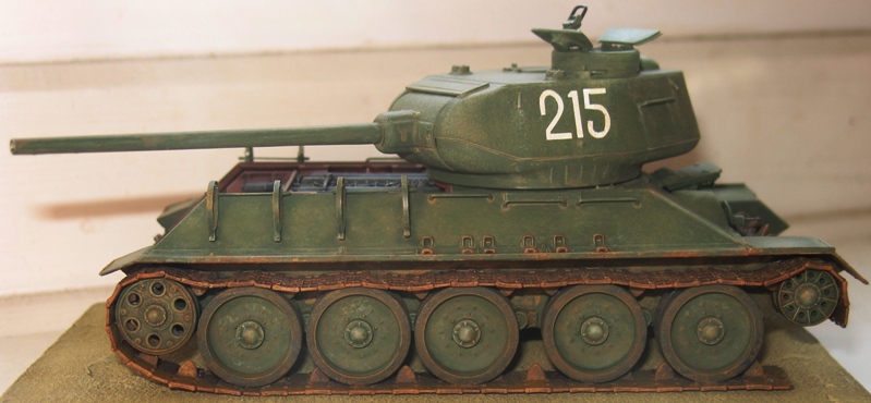 T34/85 AFVclub 1/35 "full intérior" - Page 6 641035IMG0026