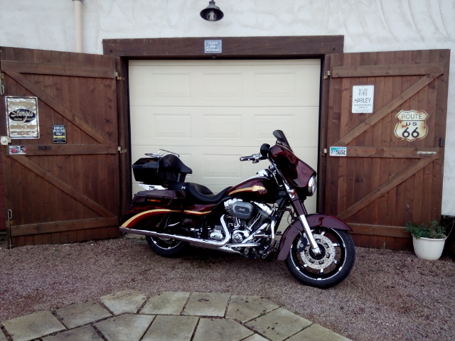 Street Glide CVO combien sommes nous sur Passion-Harley - Page 4 646259Street2010