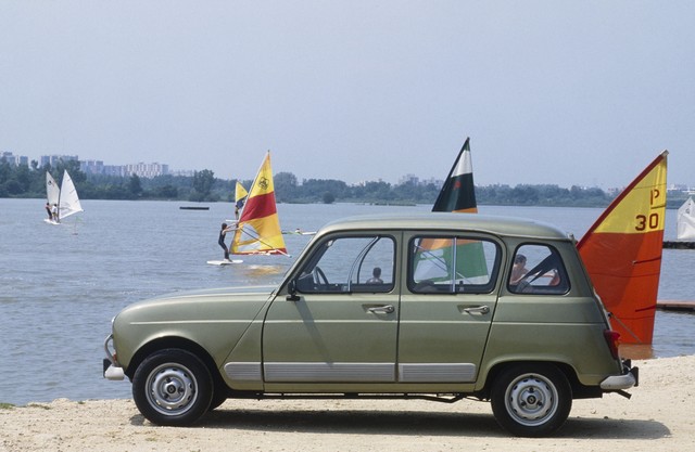 Renault participe au "4L INTERNATIONAL" 2017 et dévoile des images d’archives inédites 6494559397116